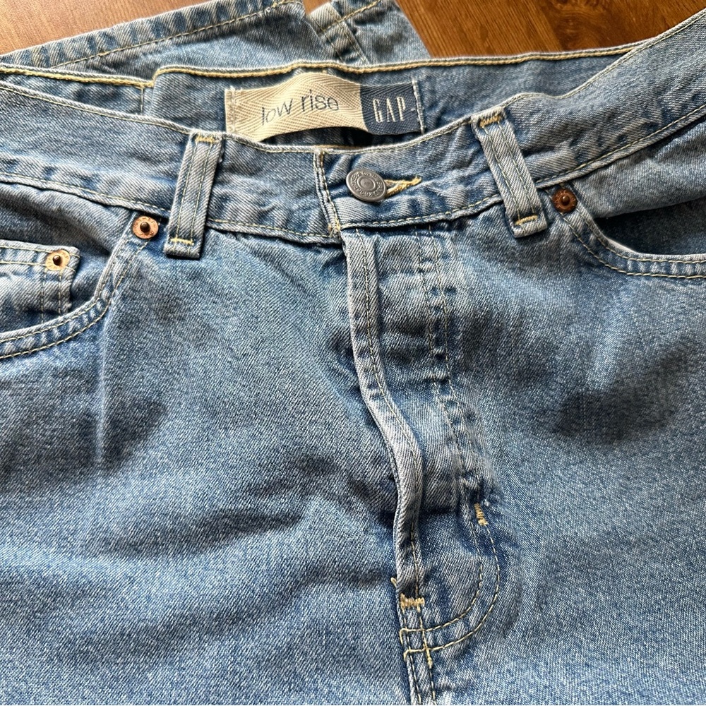 Gap Low Rise Button Fly Jean Size 8
